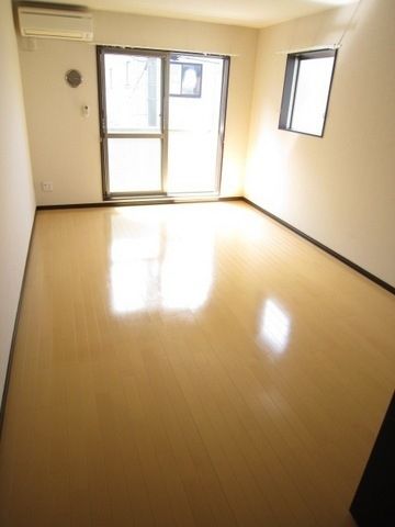 居室・リビング　2008年築RCマンション