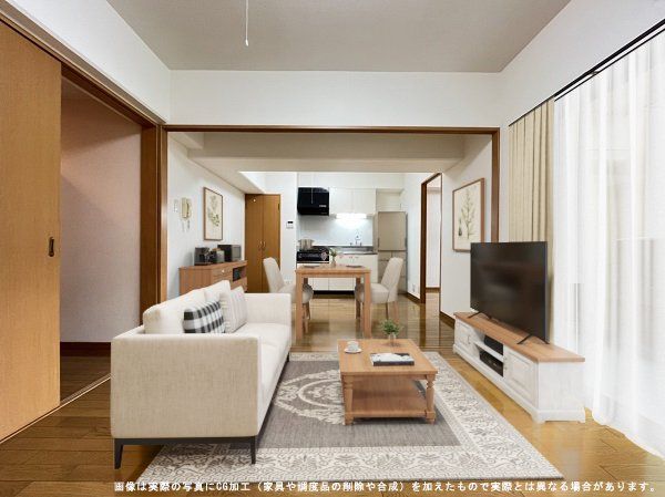 居室・リビング　※一部の画像は実際の写真に家具や調度品をCG合成したものです