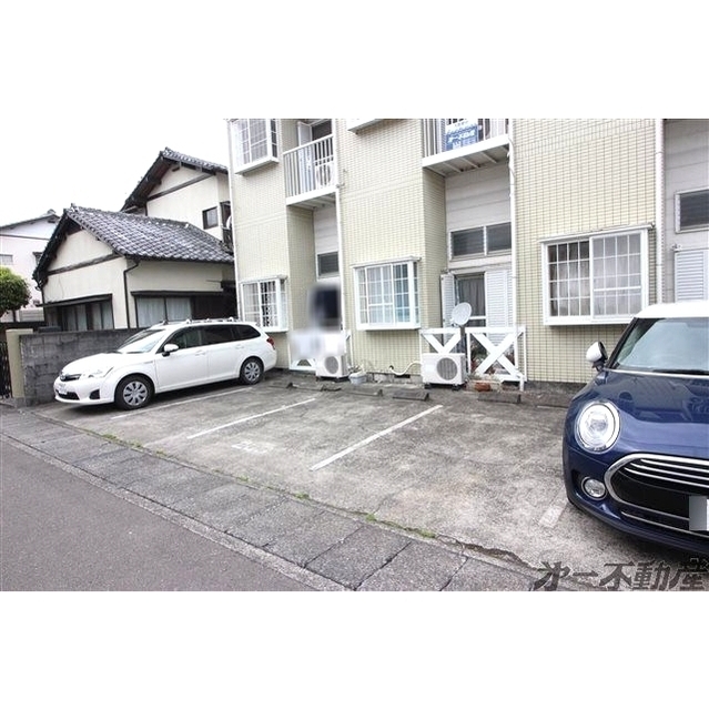 駐車場　駐車場