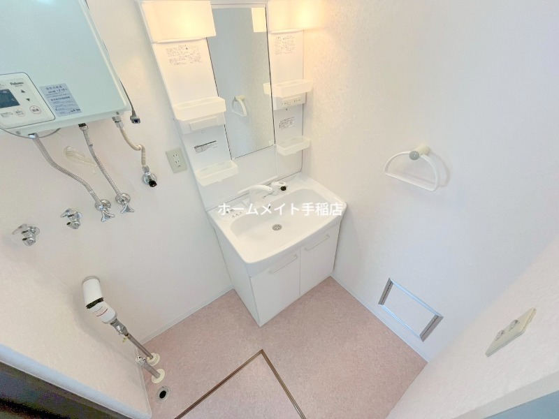 洗面設備　便利な洗面台付きでございます！