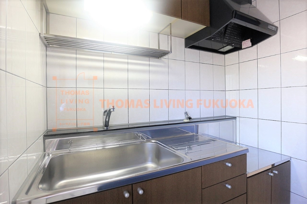 キッチン　キッチンに窓があります。