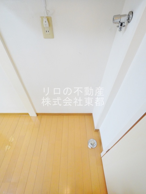 その他　洗濯機置き場は室内にあるので雨に濡れる心配はありません。