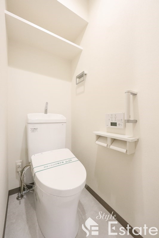 トイレ　温水洗浄便座