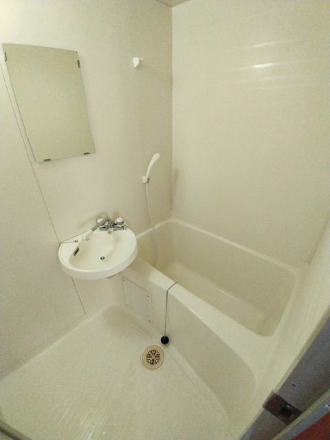 バス・シャワールーム　清潔感のあるバスルームです♪