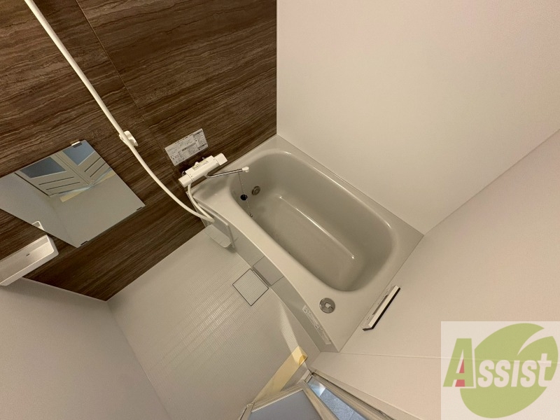 バス・シャワールーム　お風呂になります。一日の疲れを癒してくださいね。