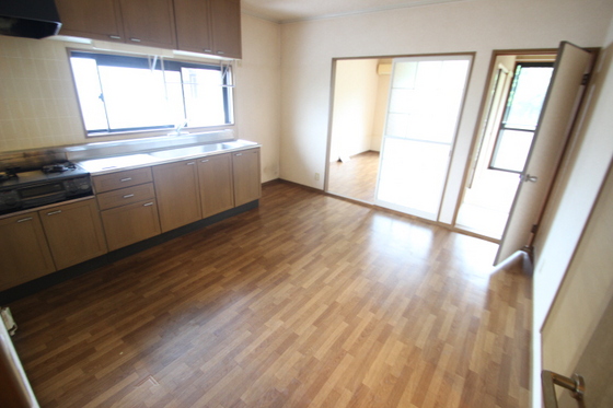 居室・リビング　※別部屋の写真です。