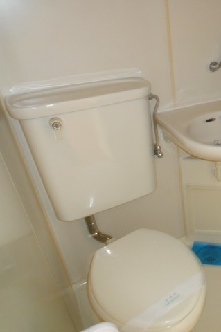 トイレ　同物件、別号室のものです。