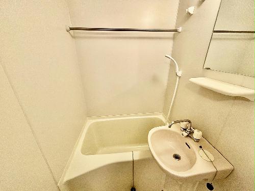 バス・シャワールーム　設備・仕様は号室により異なる為、現状を優先いたします。