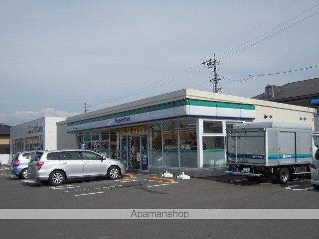 コンビニ　ファミリーマート（コンビニ）まで498m