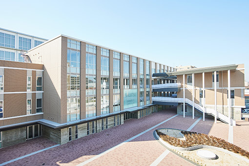 大学・短大　私立就実大学（大学・短大）まで1854m