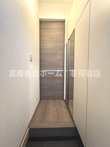 玄関　※クリーニング前のお写真です。