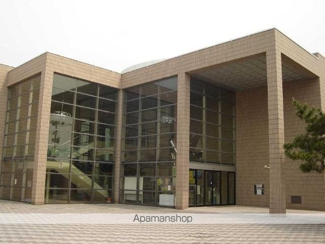 その他　古賀市立図書館（その他）まで1724m