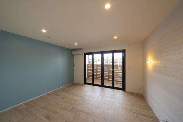 PARASOL APARTMENT B棟の居間写真