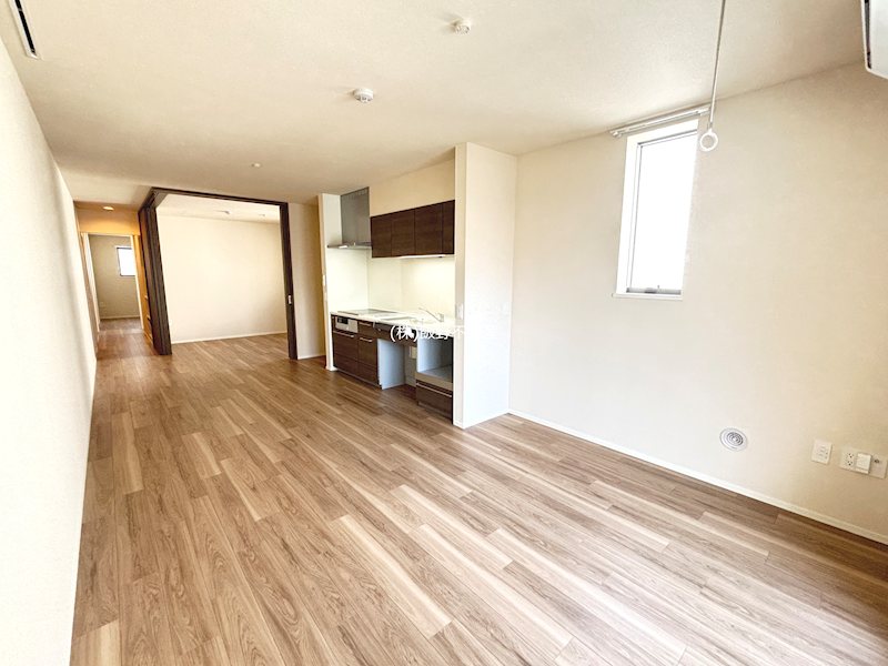 居室・リビング　広い居住スペースでゆとりを持った間取りで健康長寿に配慮した設