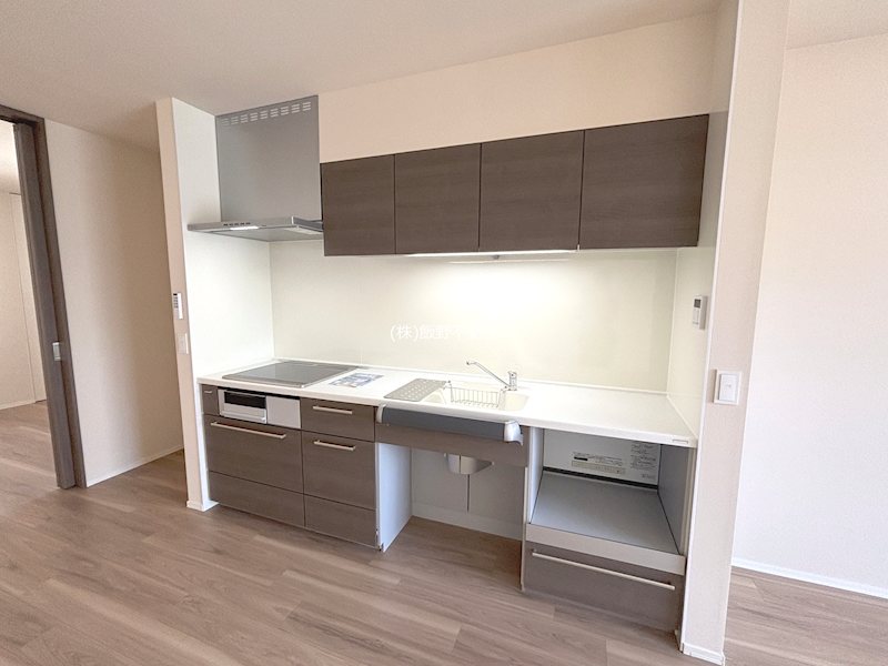 キッチン　火を使わないIHクッキングヒーターを採用。お掃除が簡単で清潔