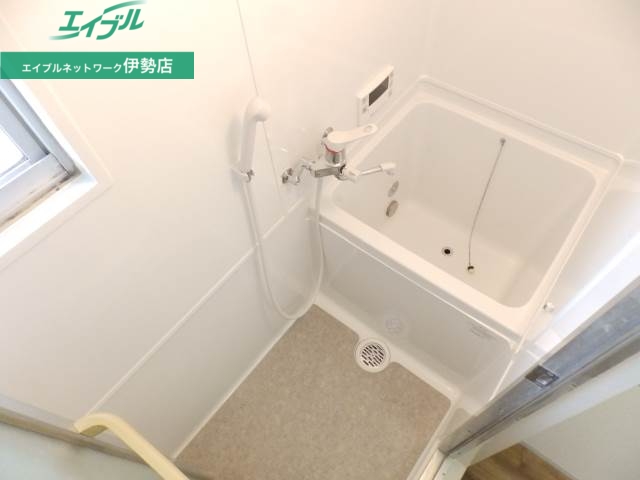バス・シャワールーム　別部屋写真です