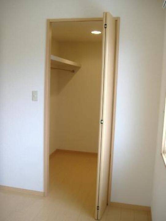 収納　ウォークインクローゼット