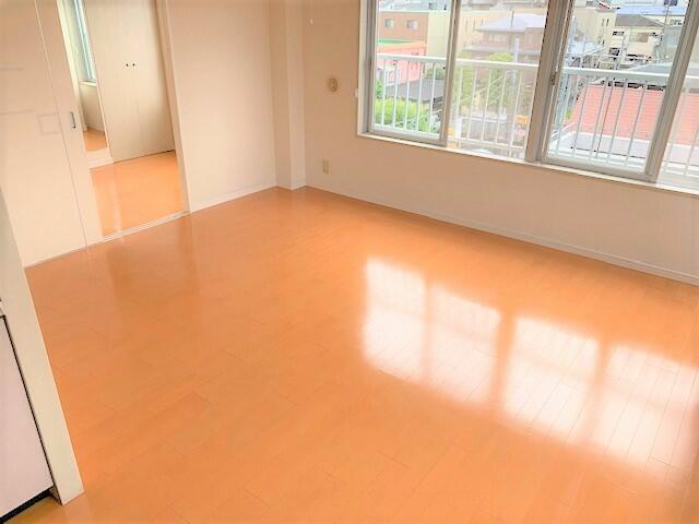 居室・リビング　物件から８分で池袋駅♪