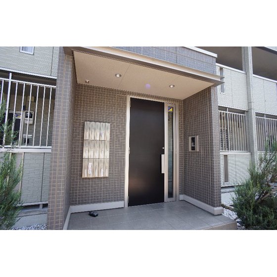 その他　共用エントランスにはオートロックあり