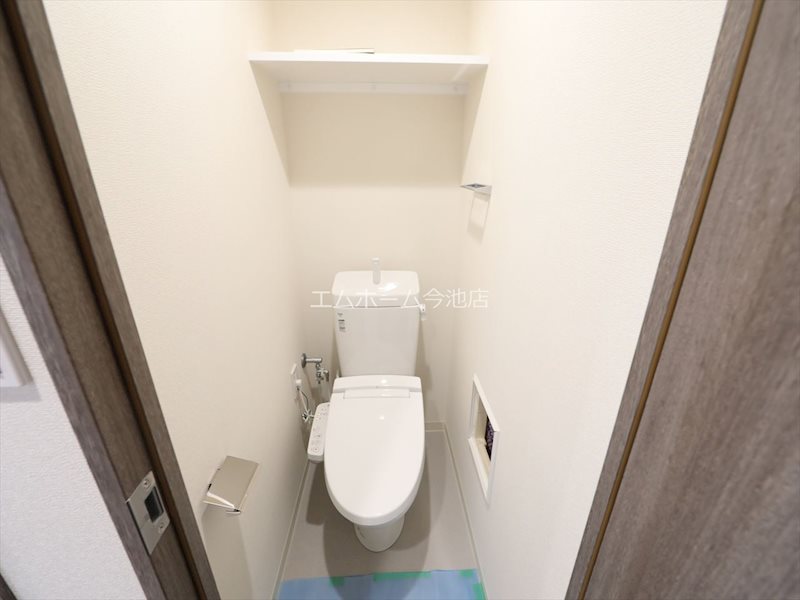 トイレ　温水洗浄便座付トイレ