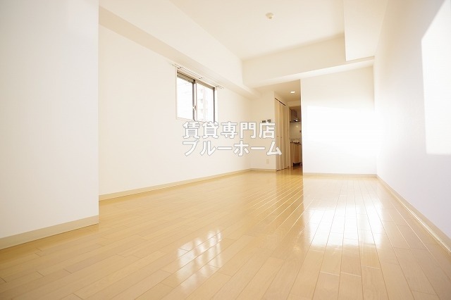 居室・リビング　10.9帖の広々とした洋室！