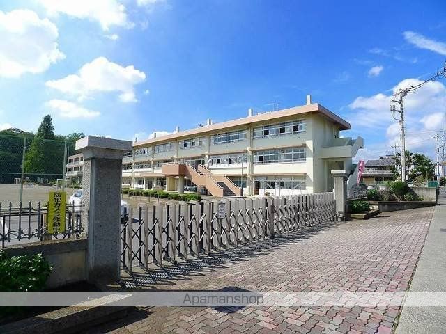 小学校　桐生市立桜木小学校（小学校）まで550m