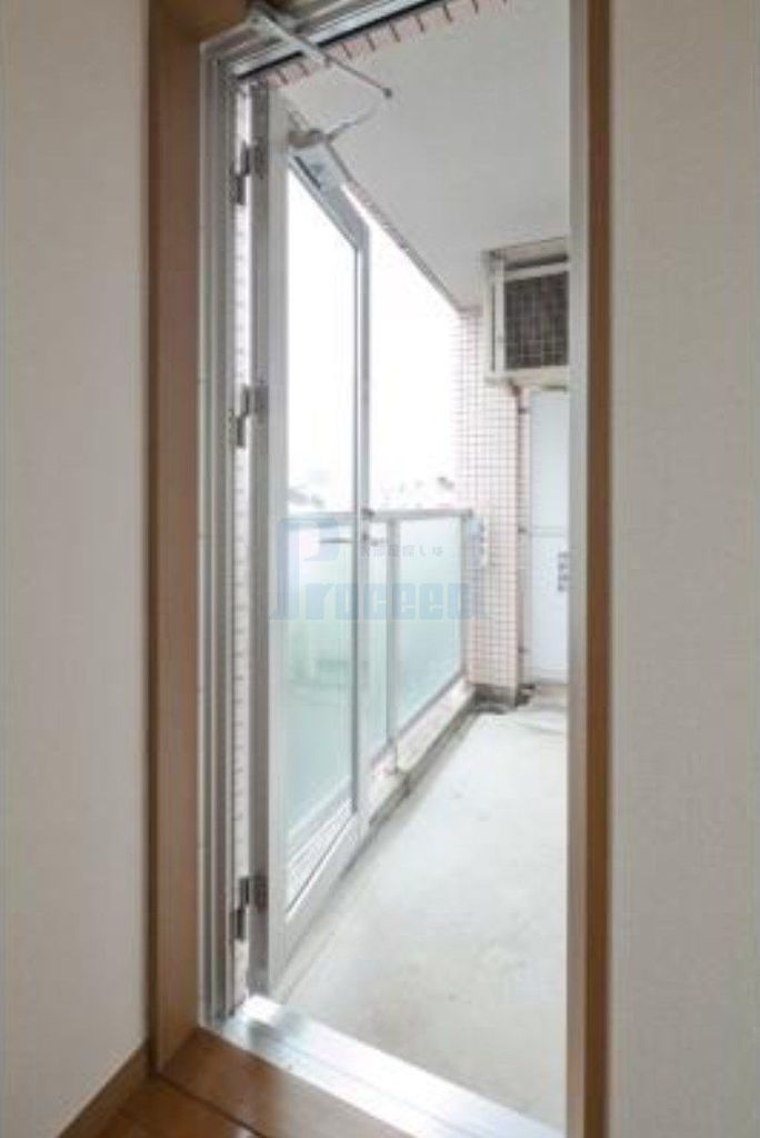 バルコニー　明るいバルコニー！