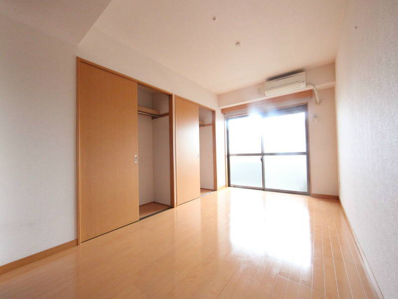 バルコニー　洋室7.6帖　ＤＫ8帖とつなげても仕切っても使えます