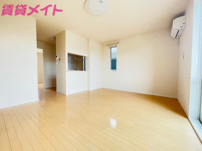 居室・リビング　別部屋参考写真です