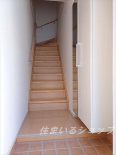 玄関　ミラー付き大型シューズボックス