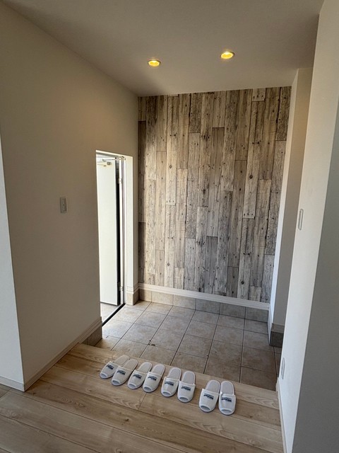 玄関　同タイプの間取りの写真となります。