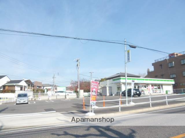 コンビニ　ファミリーマート（コンビニ）まで350m