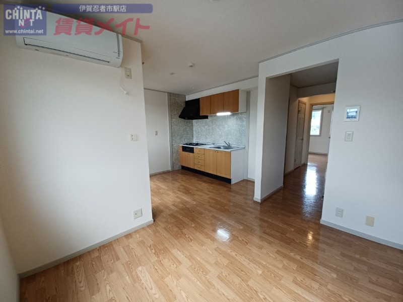 居室・リビング　同物件別室画像