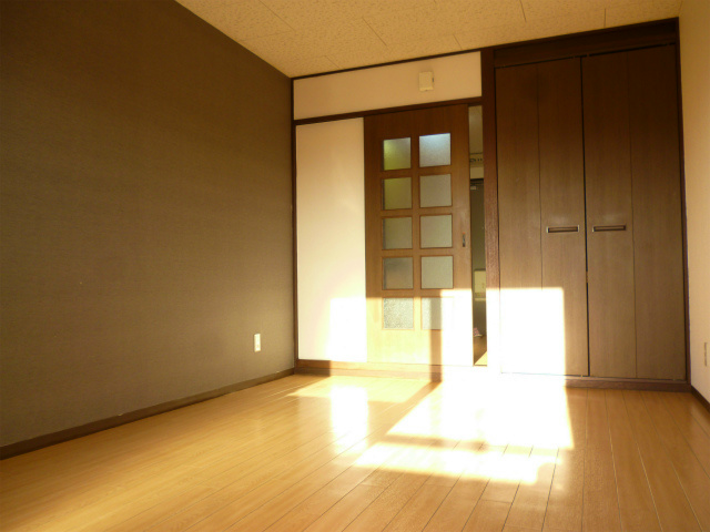 居室・リビング　アクセントクロスでお洒落になりました