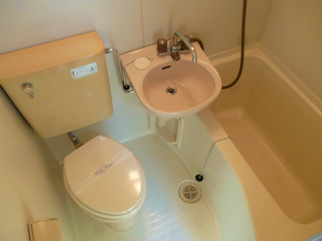 バス・シャワールーム　ユニットバスです