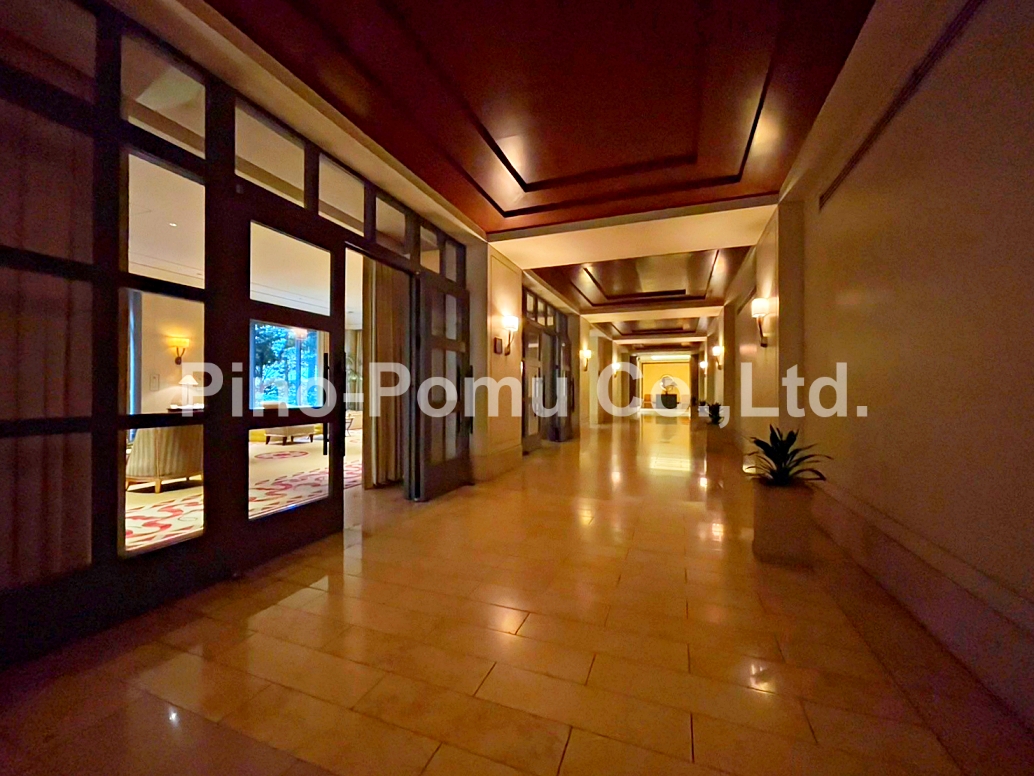 ドラックストア　汐留ドラッグ（ドラッグストア）まで569m