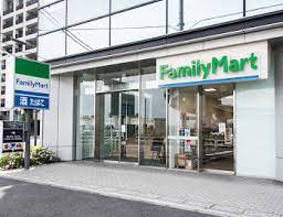 コンビニ　ファミリーマート オンワードベイパークビル店（コンビニ）まで118m