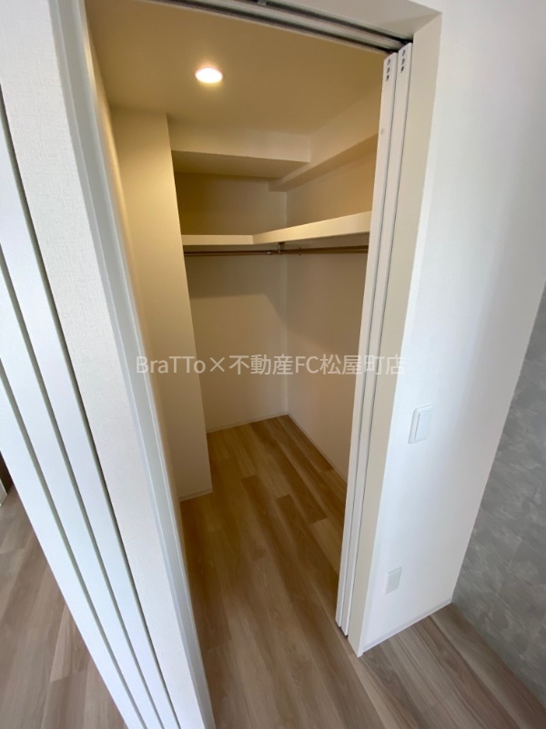 収納　収納（ウォークインクローゼット）