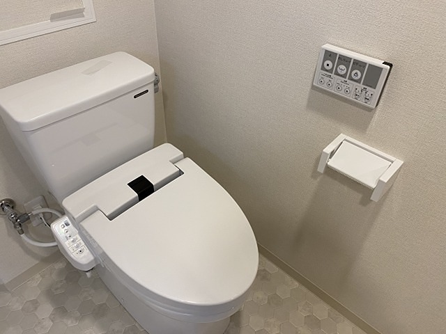 トイレ　※同仕様写真