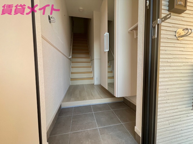 玄関　同型参考写真