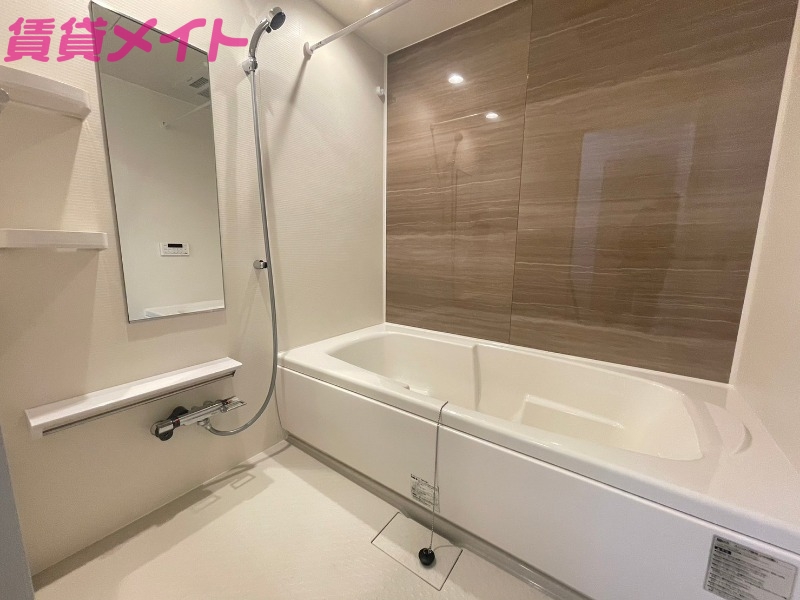 バス・シャワールーム　同型参考写真