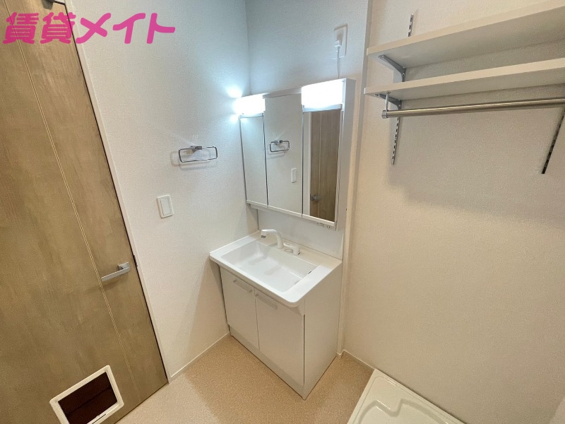 洗面設備　同型参考写真