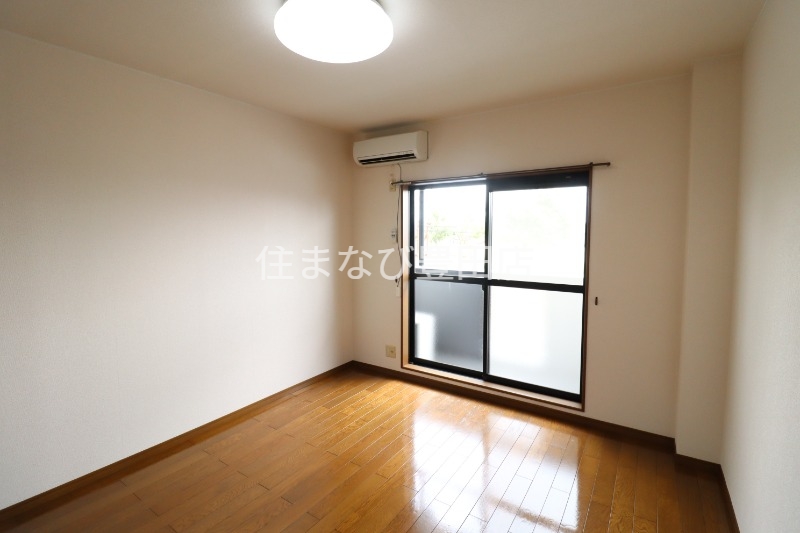 居室・リビング　同型別部屋写真