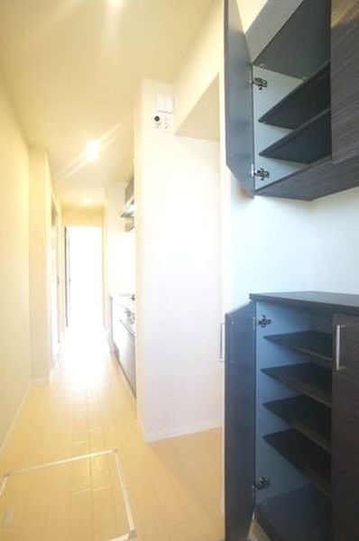 玄関　※写真は入居前のものです。