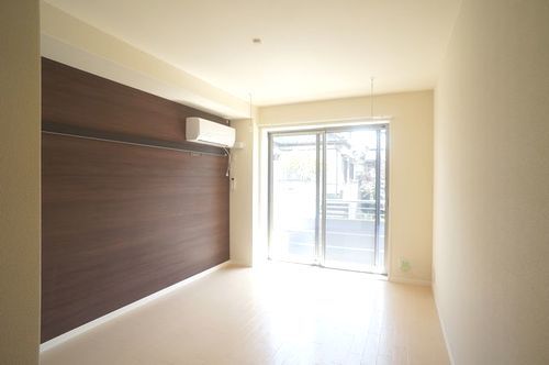 居室・リビング　※写真は入居前のものです。