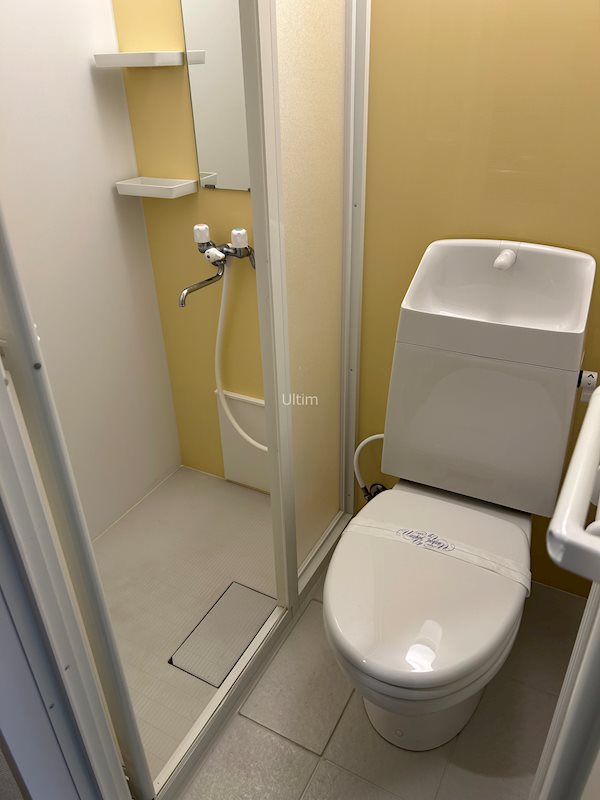 バス・シャワールーム　浴槽ございませんシャワールームです