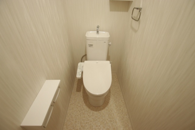 トイレ　※別室の参考写真の為、現況優先です。