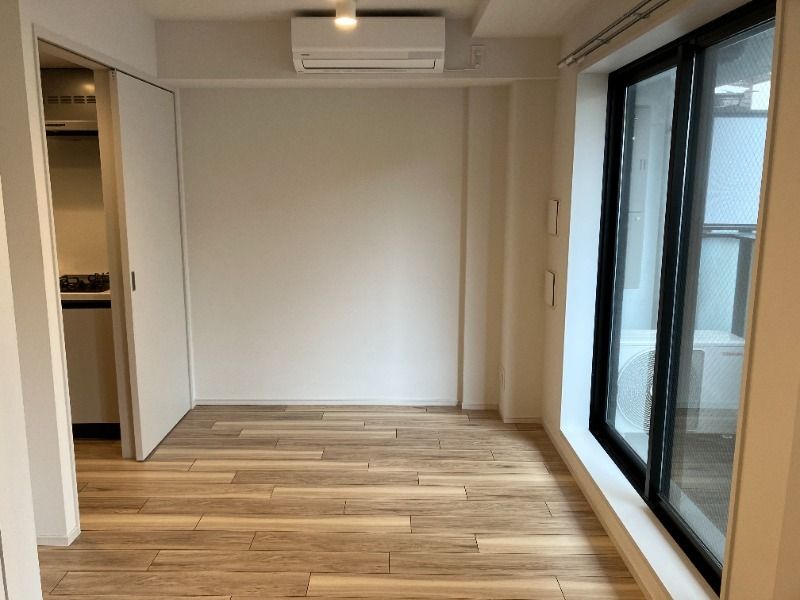 居室・リビング　☆明るい洋室☆