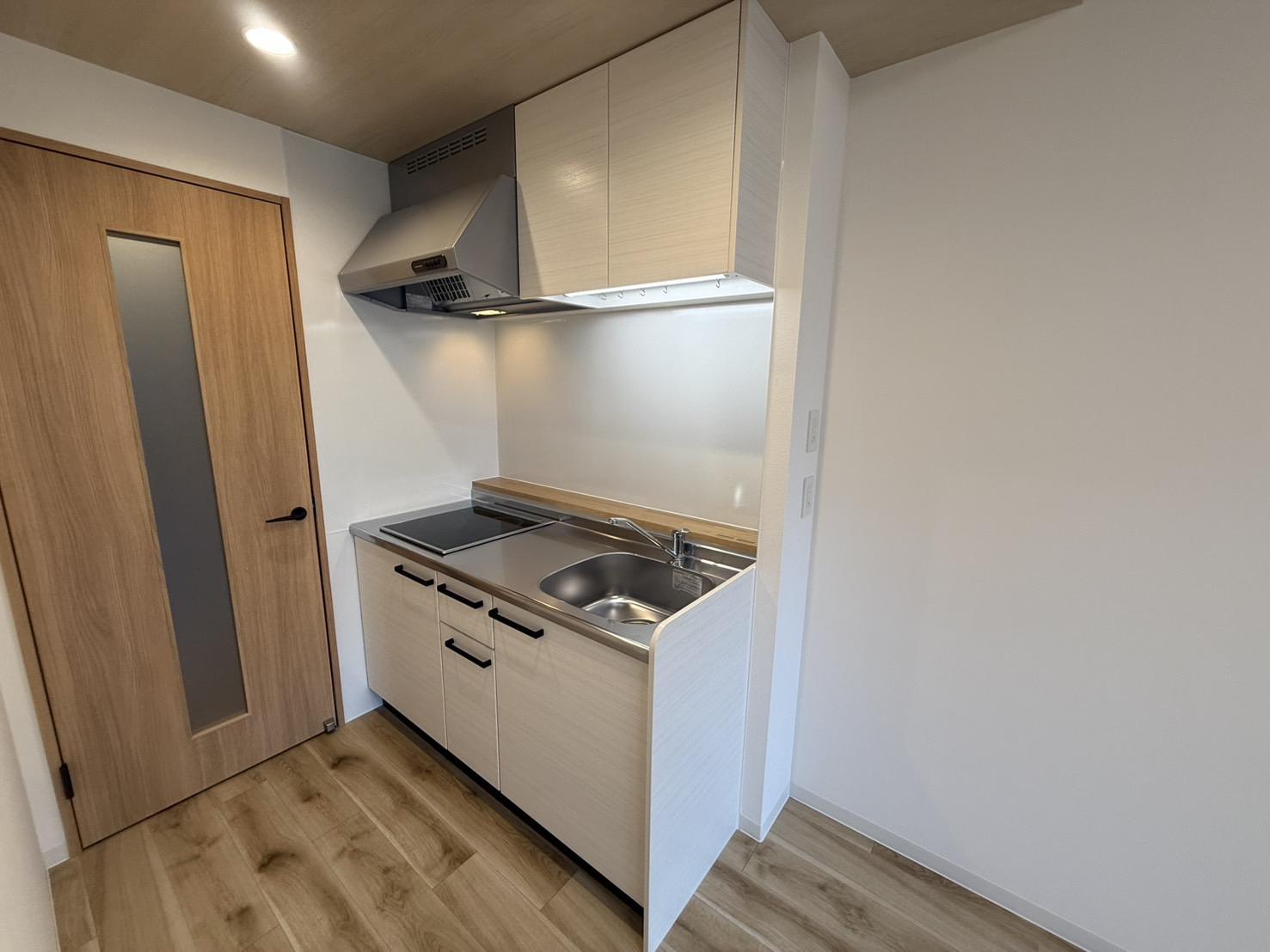 キッチン　IHコンロ付きのシステムキッチンです