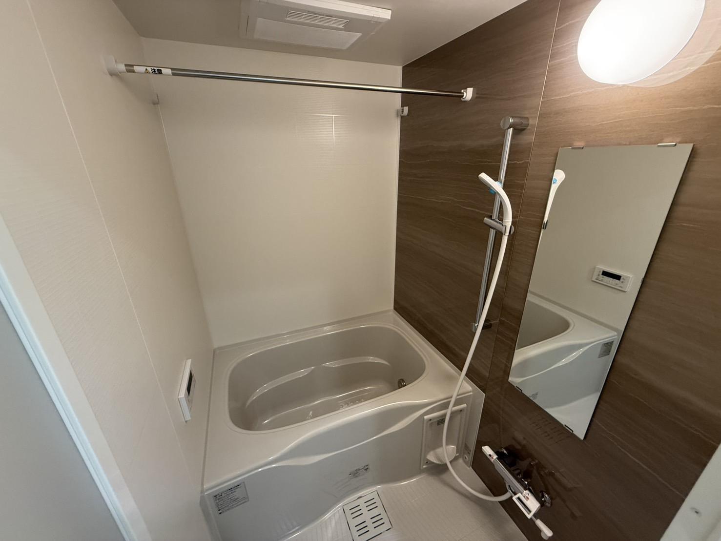 バス・シャワールーム　追い焚き付きのお風呂です